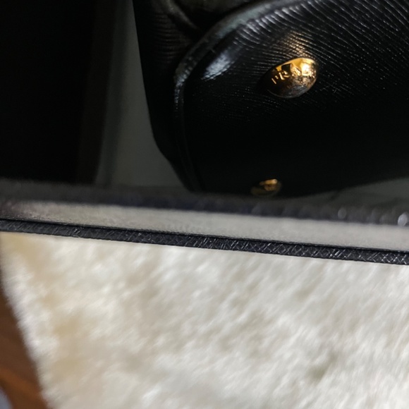 Genuine Prada Saffiano Galleria Tote - Picture 3 of 16